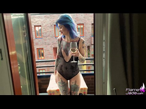 ❤️ విపరీతమైన అమ్మాయి గల్ప్‌తో చప్పరిస్తుంది మరియు ఓపెన్ స్కై కింద ఉద్రేకపూరితంగా ఫకింగ్ చేస్తోంది కేవలం పోర్న్ te.hentaiteca.ru ❌